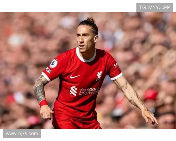 齐米卡斯错穿球衣延迟上场